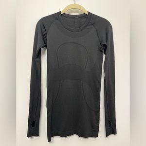 Lululemon long sleeved shirt - size 4